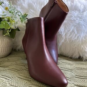 Life Stride Women's Burgundy Ankle Booties